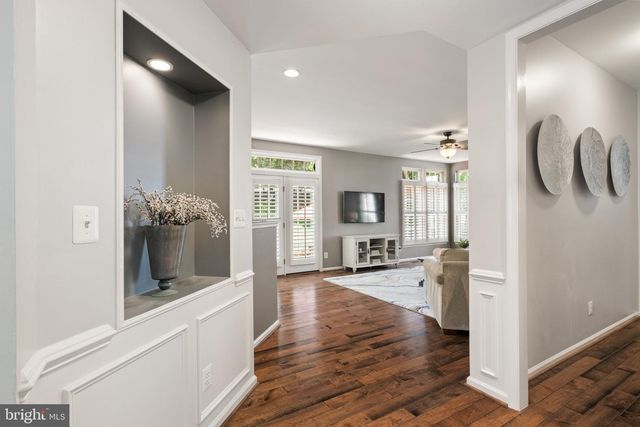 42702 MIDDLE RIDGE PL, Broadlands, VA 20148