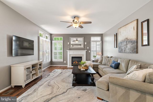 42702 MIDDLE RIDGE PL, Broadlands, VA 20148