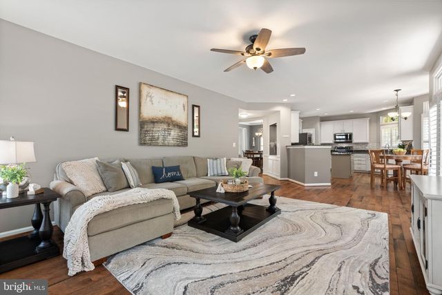 42702 MIDDLE RIDGE PL, Broadlands, VA 20148