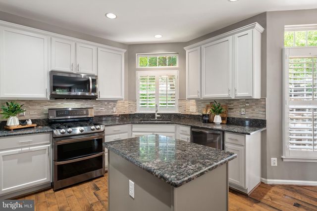 42702 MIDDLE RIDGE PL, Broadlands, VA 20148
