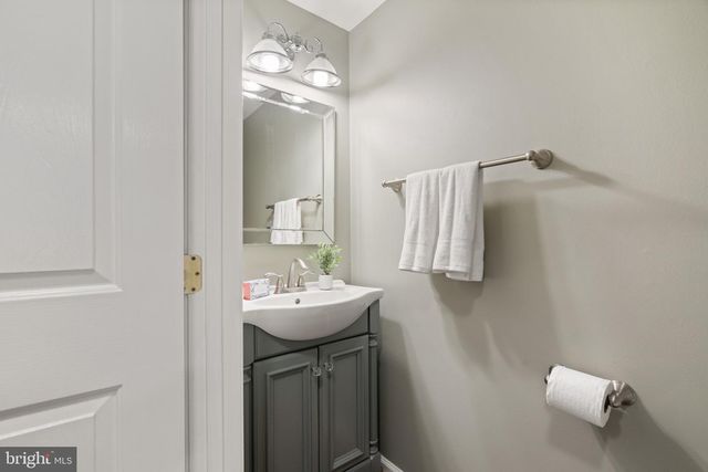 42702 MIDDLE RIDGE PL, Broadlands, VA 20148