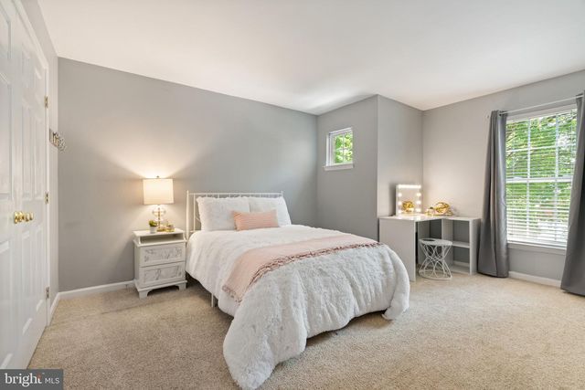 42702 MIDDLE RIDGE PL, Broadlands, VA 20148