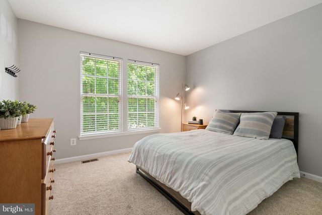 42702 MIDDLE RIDGE PL, Broadlands, VA 20148