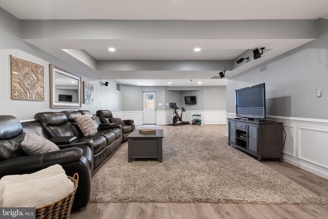 42702 MIDDLE RIDGE PL, Broadlands, VA 20148