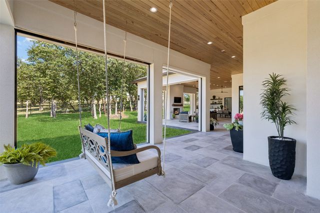 901 Hat Creek Court, Bartonville, TX 76226