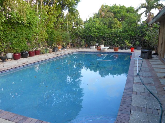 2755 NW 84th Avenue, Coral Springs, FL 33065