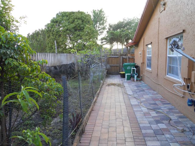 2755 NW 84th Avenue, Coral Springs, FL 33065