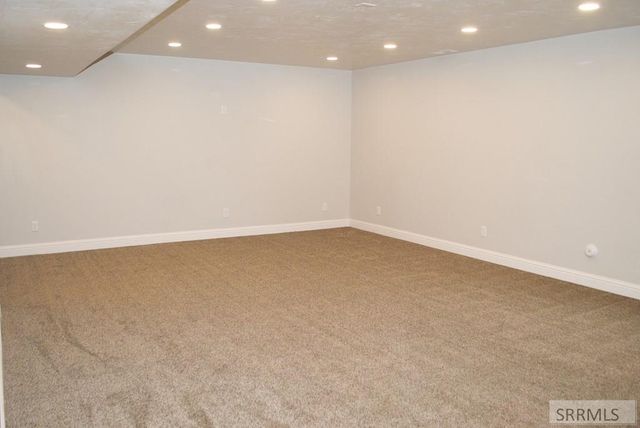 5113 Ryanne Way, Iona, ID 83427