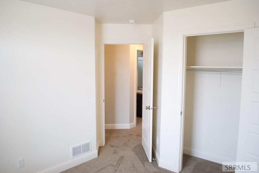 Image 15 of property listing at 5113 Ryanne Way, Iona, ID 83427