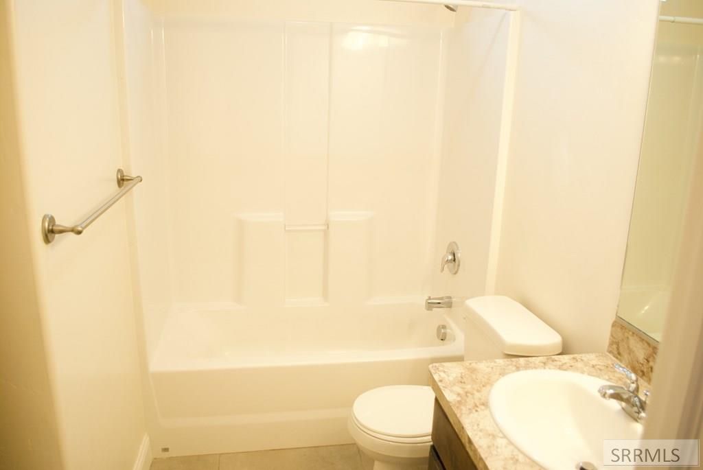 Image 16 of property listing at 5113 Ryanne Way, Iona, ID 83427