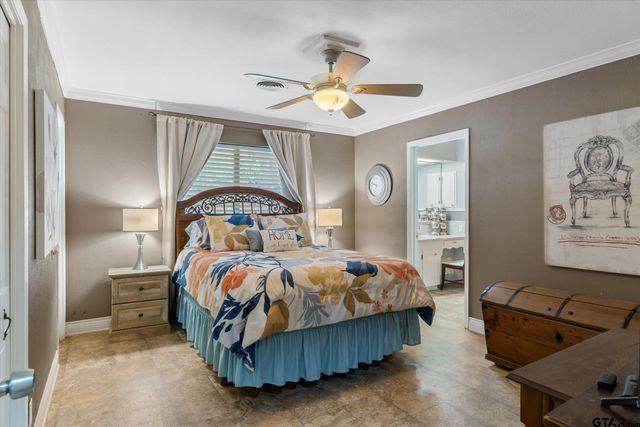 202 S Houston, Edgewood, TX 75117