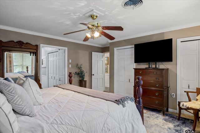 202 S Houston, Edgewood, TX 75117