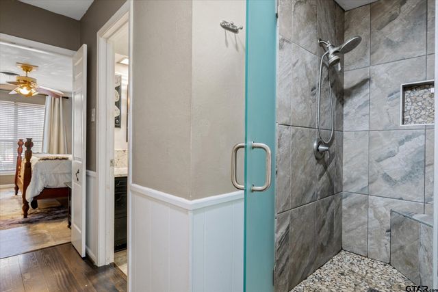 202 S Houston, Edgewood, TX 75117