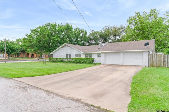 202 S Houston, Edgewood, TX 75117