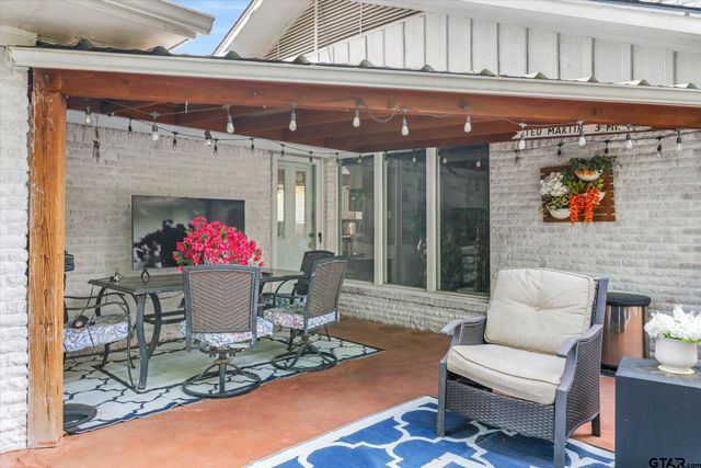 202 S Houston, Edgewood, TX 75117