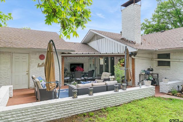202 S Houston, Edgewood, TX 75117