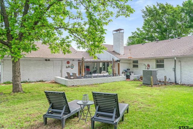 202 S Houston, Edgewood, TX 75117