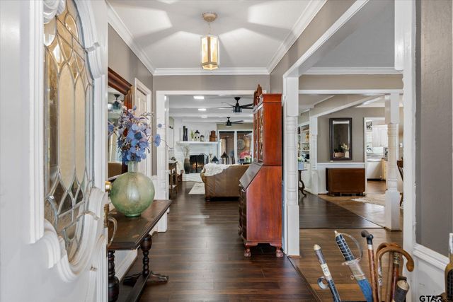 202 S Houston, Edgewood, TX 75117