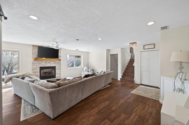 5515 157th Way N, Hugo, MN 55038