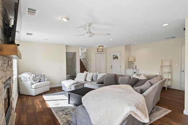 5515 157th Way N, Hugo, MN 55038