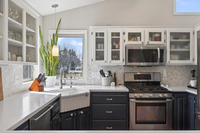 5515 157th Way N, Hugo, MN 55038