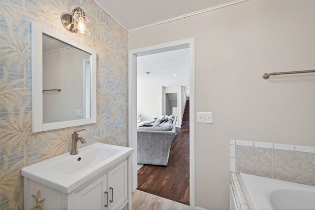 5515 157th Way N, Hugo, MN 55038