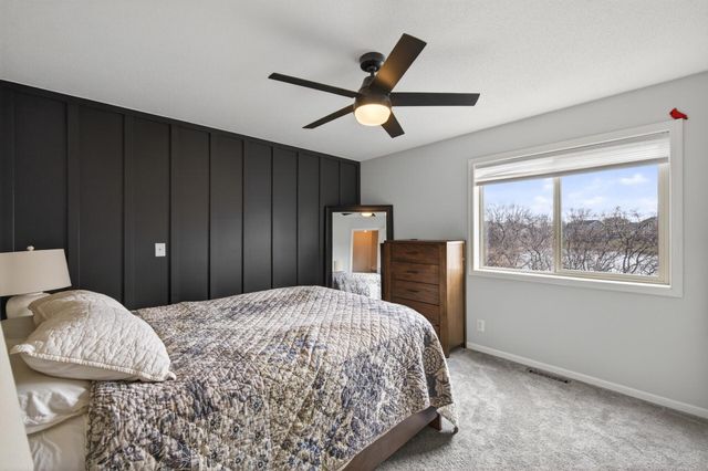 5515 157th Way N, Hugo, MN 55038