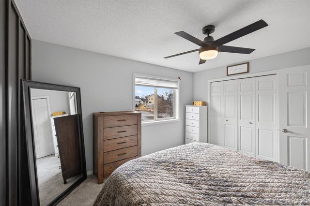 5515 157th Way N, Hugo, MN 55038