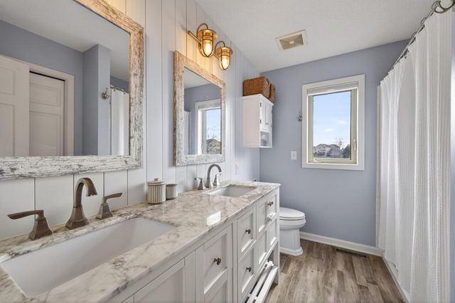 5515 157th Way N, Hugo, MN 55038