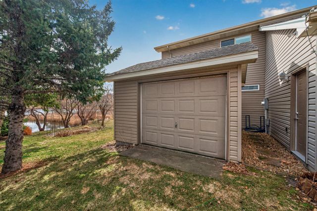 5515 157th Way N, Hugo, MN 55038