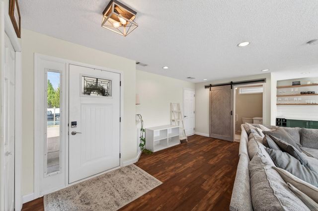 5515 157th Way N, Hugo, MN 55038