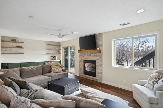 5515 157th Way N, Hugo, MN 55038