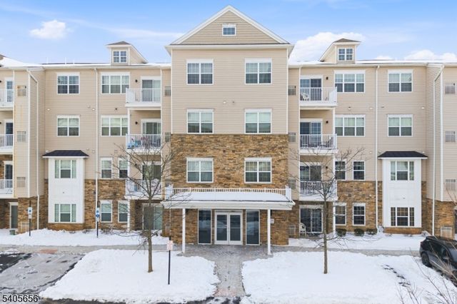 238 Luca Dr 8, Piscataway Twp., NJ 08854