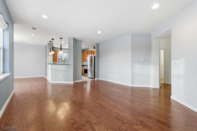 238 Luca Dr 8, Piscataway Twp., NJ 08854