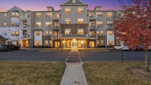 238 Luca Dr 8, Piscataway Twp., NJ 08854