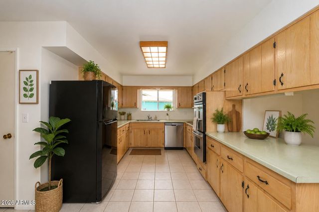 10636 W MISSION Lane, Sun City, AZ 85351