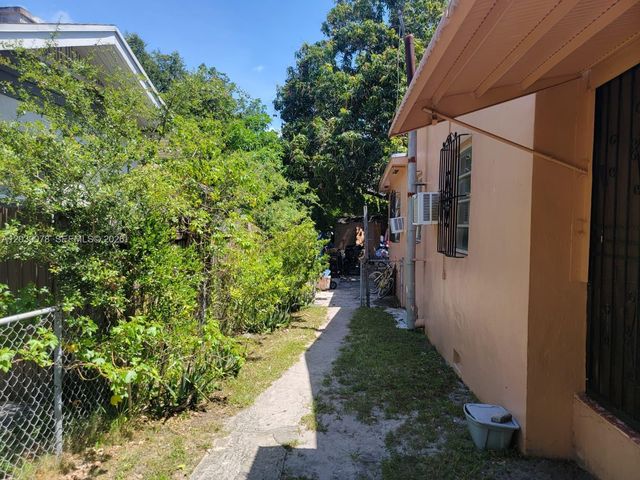 75 NE 49th Street, Miami, FL 33137