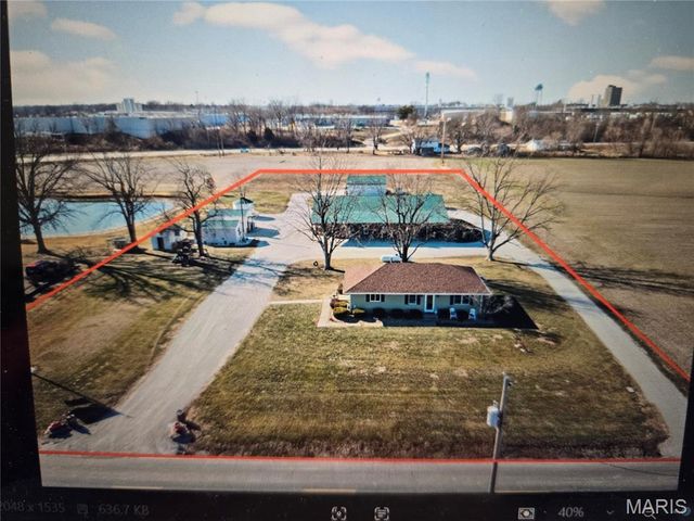 1371 Silvers Road, St Peters, MO 63376