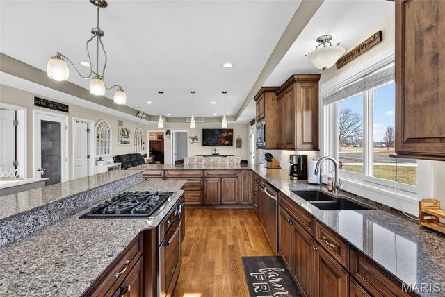 1371 Silvers Road, St Peters, MO 63376