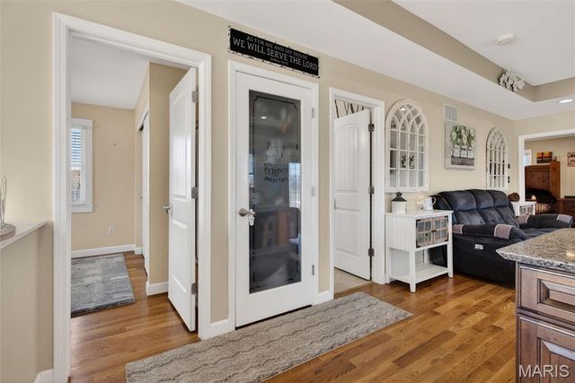 1371 Silvers Road, St Peters, MO 63376