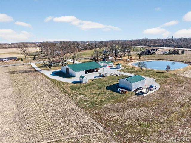 1371 Silvers Road, St Peters, MO 63376