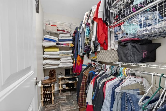 1371 Silvers Road, St Peters, MO 63376