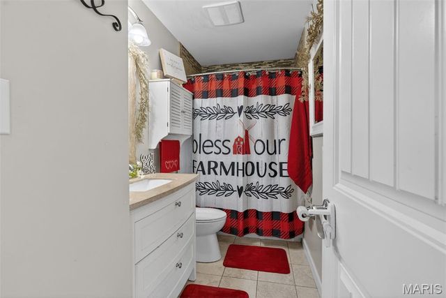 1371 Silvers Road, St Peters, MO 63376