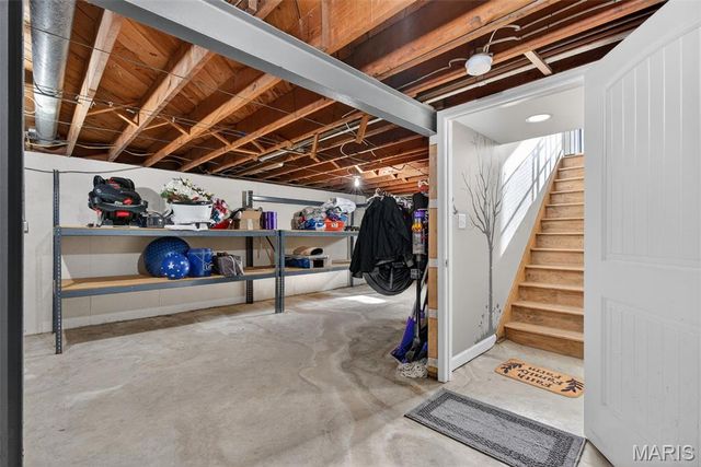 1371 Silvers Road, St Peters, MO 63376