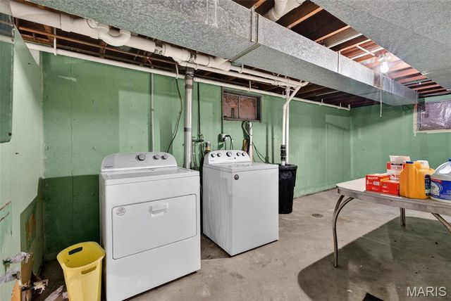 1371 Silvers Road, St Peters, MO 63376