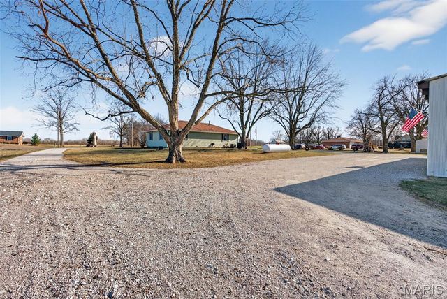 1371 Silvers Road, St Peters, MO 63376