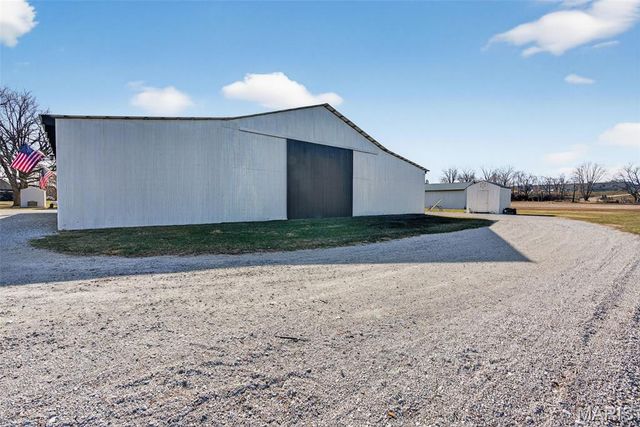 1371 Silvers Road, St Peters, MO 63376