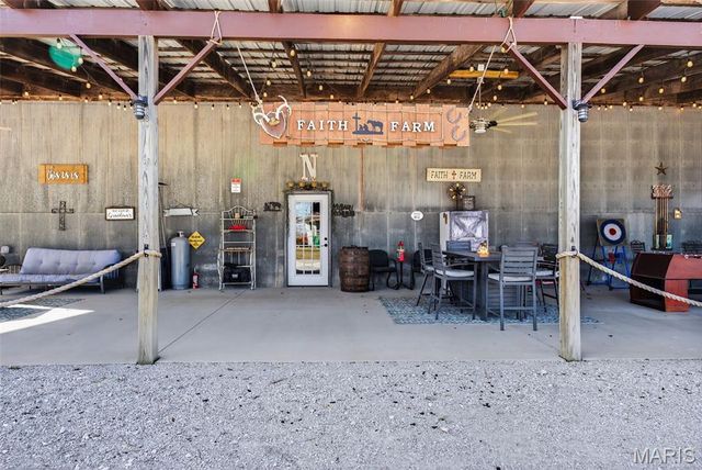 1371 Silvers Road, St Peters, MO 63376