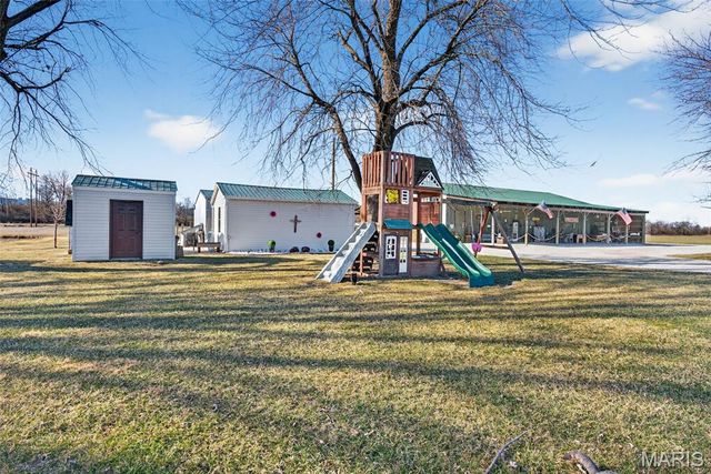 1371 Silvers Road, St Peters, MO 63376