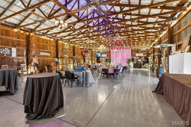 1371 Silvers Road, St Peters, MO 63376